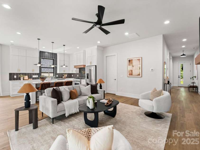 1626 Burtonwood Circle, Charlotte, NC 28212.  MLS# CAR4264142, YatesRealty ID 23238. 