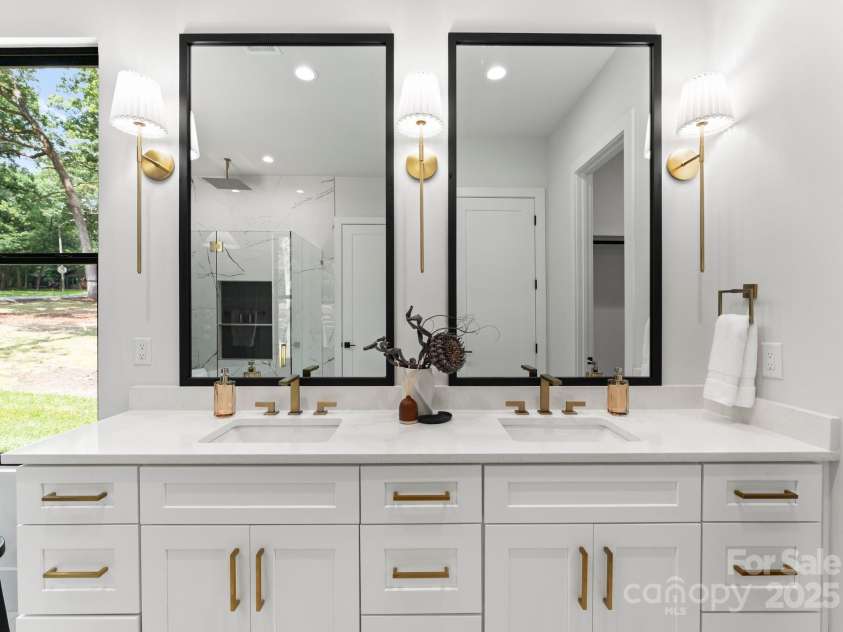 1626 Burtonwood Circle, Charlotte, NC 28212.  MLS# CAR4264142, YatesRealty ID 23238. 