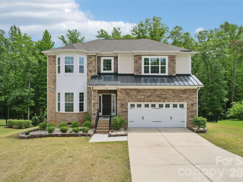 717 Laurel Oaks Court, Fort Mill, SC 29715.  MLS# CAR4378666, YatesRealty ID 23238. 