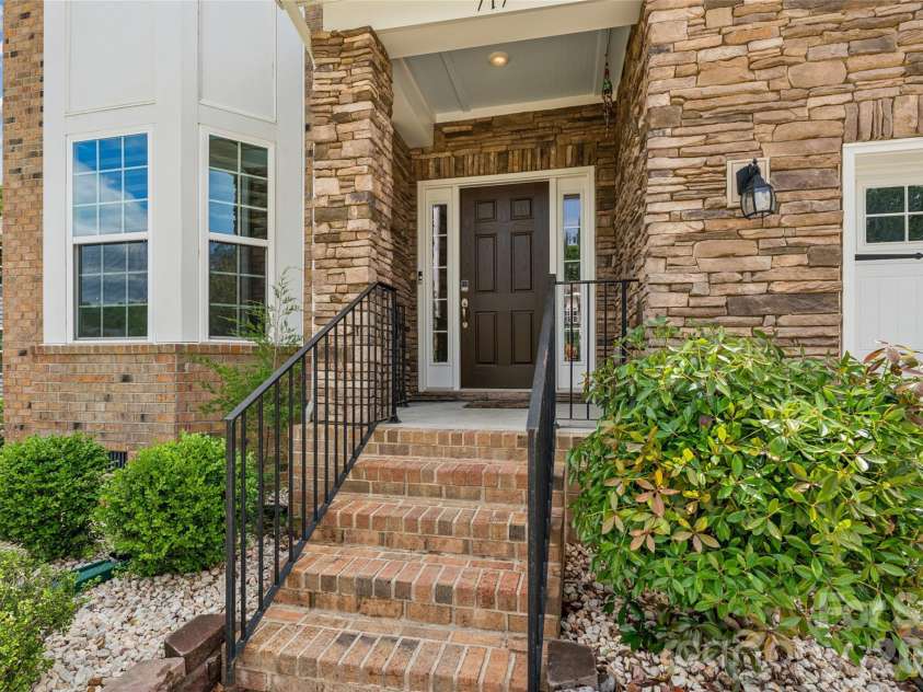 717 Laurel Oaks Court, Fort Mill, SC 29715.  MLS# CAR4378666, YatesRealty ID 23238. 