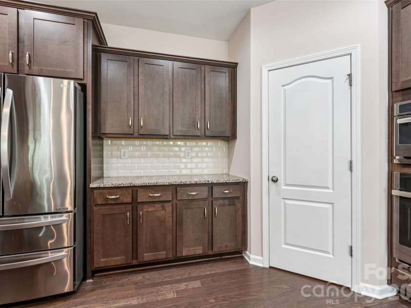 717 Laurel Oaks Court, Fort Mill, SC 29715.  MLS# CAR4378666, YatesRealty ID 23238. 