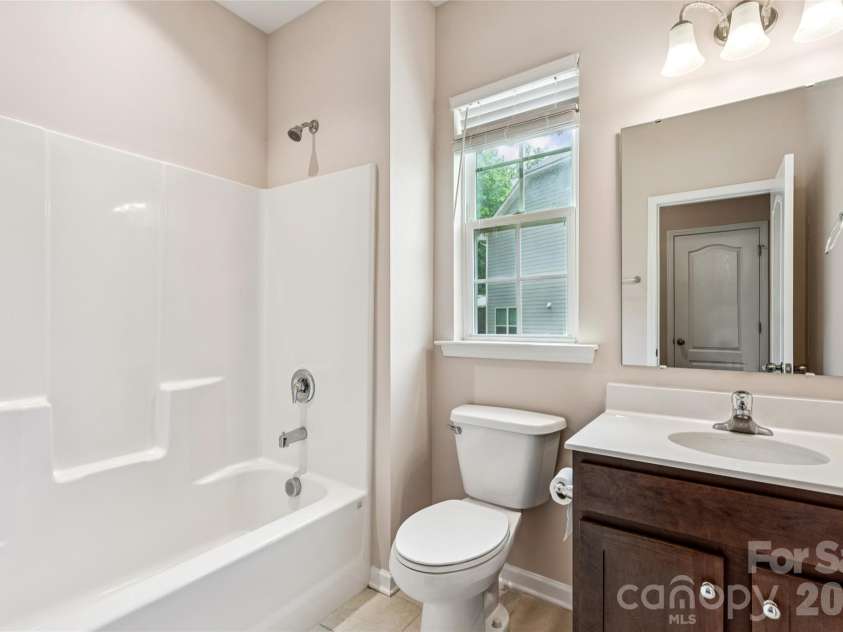 717 Laurel Oaks Court, Fort Mill, SC 29715.  MLS# CAR4378666, YatesRealty ID 23238. 