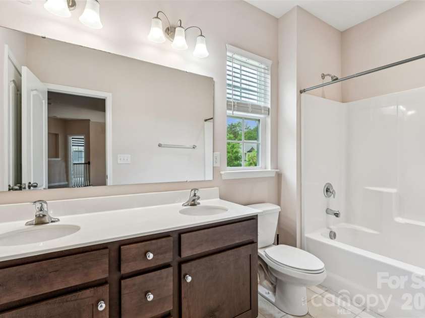 717 Laurel Oaks Court, Fort Mill, SC 29715.  MLS# CAR4378666, YatesRealty ID 23238. 