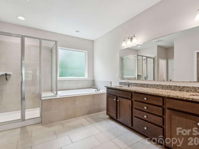 717 Laurel Oaks Court, Fort Mill, SC 29715.  MLS# CAR4378666, YatesRealty ID 23238. 