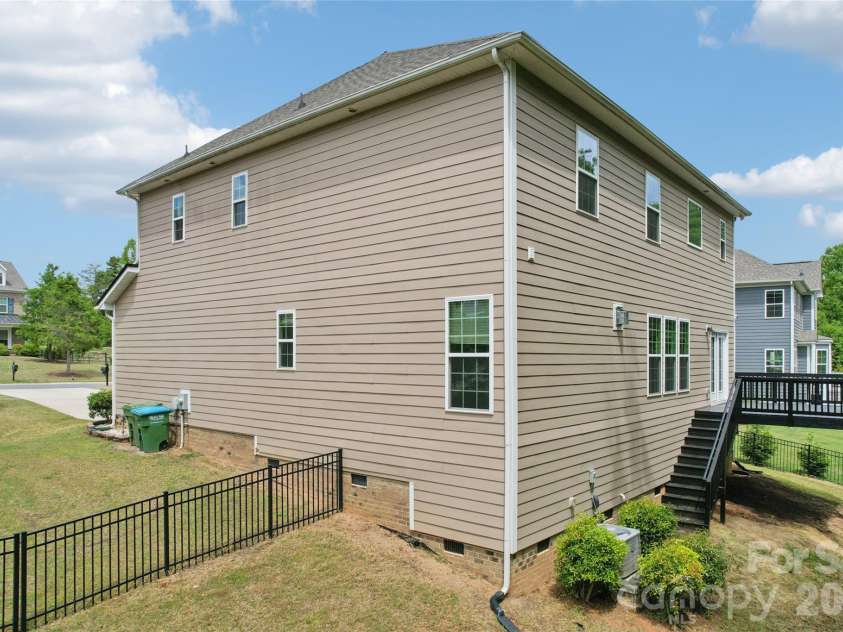 717 Laurel Oaks Court, Fort Mill, SC 29715.  MLS# CAR4378666, YatesRealty ID 23238. 