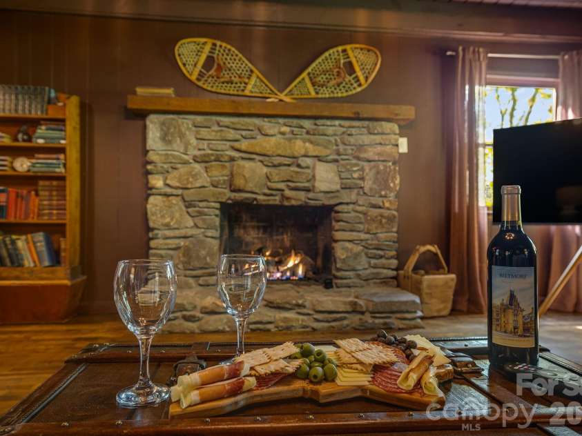 155 Spivey Mountain Road, Asheville, NC 28806.  MLS# CAR4374697, YatesRealty ID 23239. 