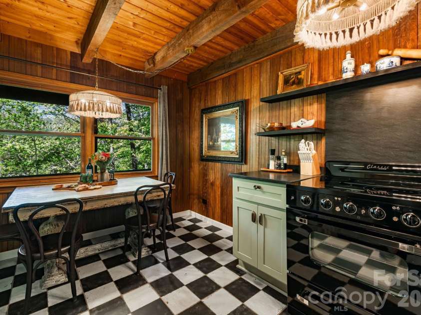 155 Spivey Mountain Road, Asheville, NC 28806.  MLS# CAR4374697, YatesRealty ID 23239. 