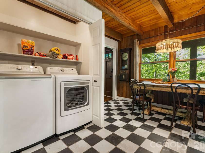 155 Spivey Mountain Road, Asheville, NC 28806.  MLS# CAR4374697, YatesRealty ID 23239. 
