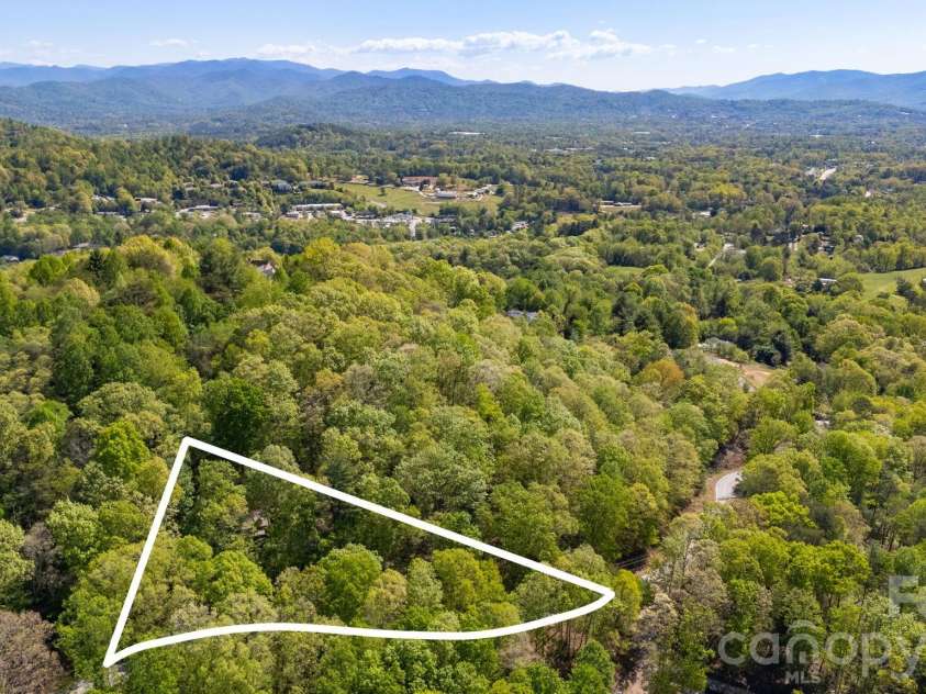 155 Spivey Mountain Road, Asheville, NC 28806.  MLS# CAR4374697, YatesRealty ID 23239. 