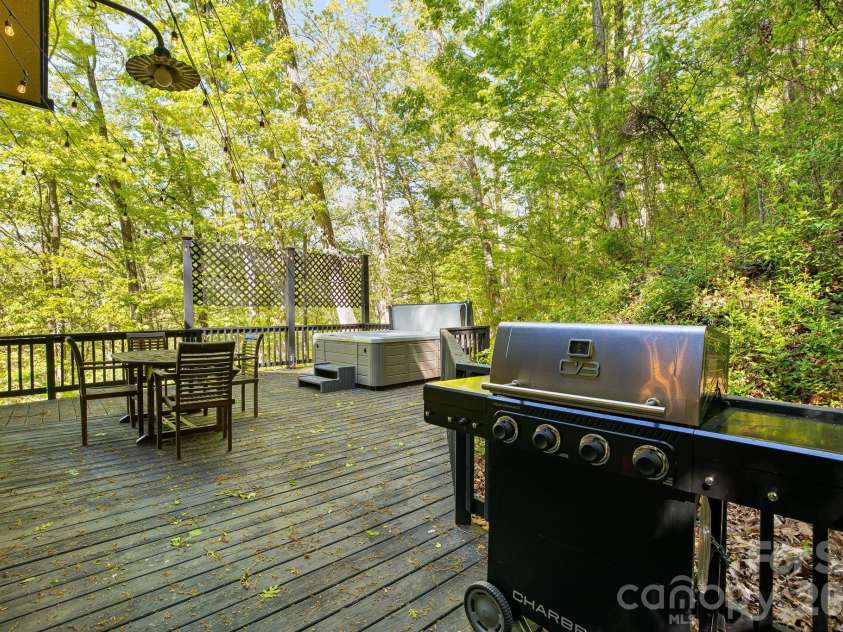 155 Spivey Mountain Road, Asheville, NC 28806.  MLS# CAR4374697, YatesRealty ID 23239. 