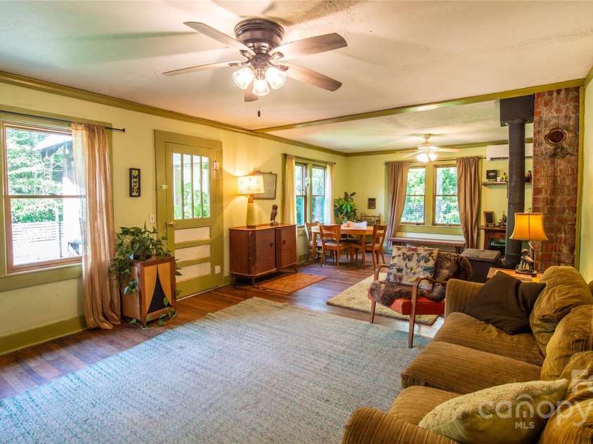 418 Shoal Creek Road, Burnsville, NC 28714.  MLS# CAR4268354, YatesRealty ID 23239. 