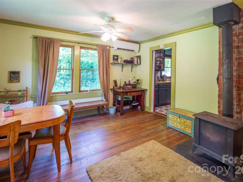 418 Shoal Creek Road, Burnsville, NC 28714.  MLS# CAR4268354, YatesRealty ID 23239. 