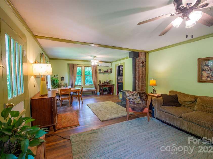 418 Shoal Creek Road, Burnsville, NC 28714.  MLS# CAR4268354, YatesRealty ID 23239. 