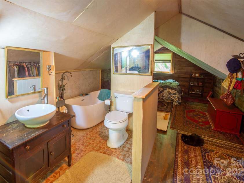 418 Shoal Creek Road, Burnsville, NC 28714.  MLS# CAR4268354, YatesRealty ID 23239. 