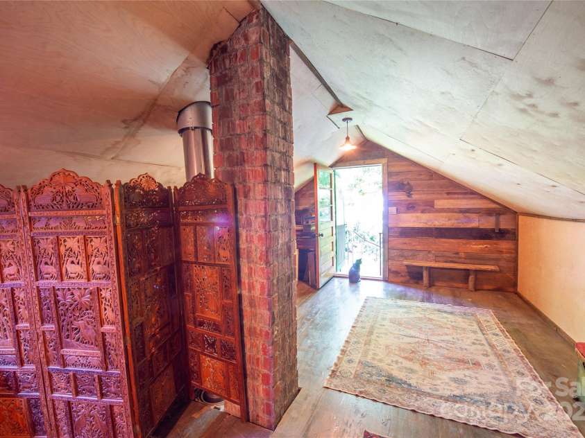 418 Shoal Creek Road, Burnsville, NC 28714.  MLS# CAR4268354, YatesRealty ID 23239. 