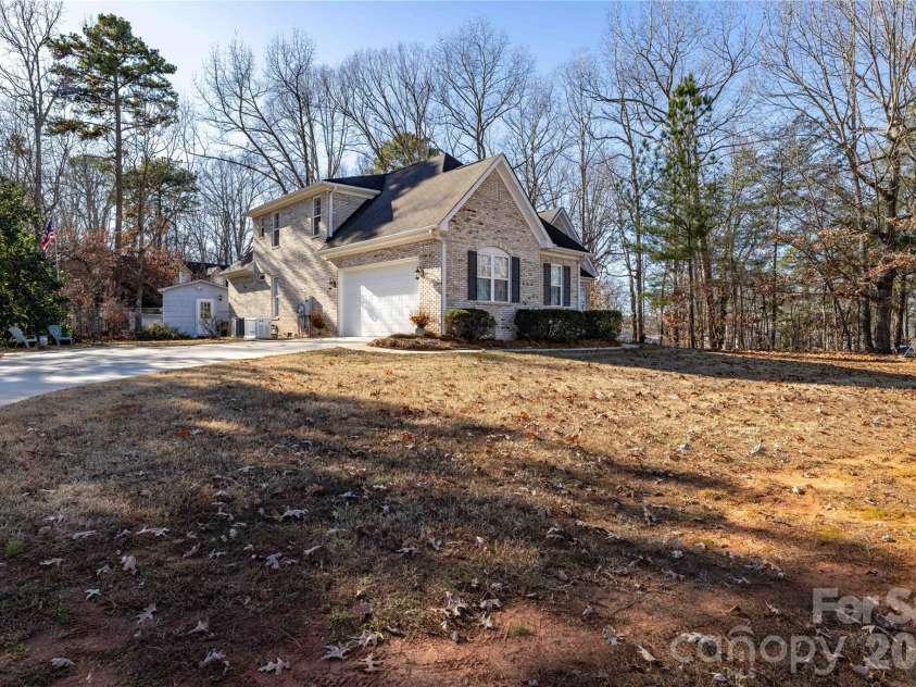 10806 Willow Oak Road, Norwood, NC 28128.  MLS# CAR4332656, YatesRealty ID 2324. 