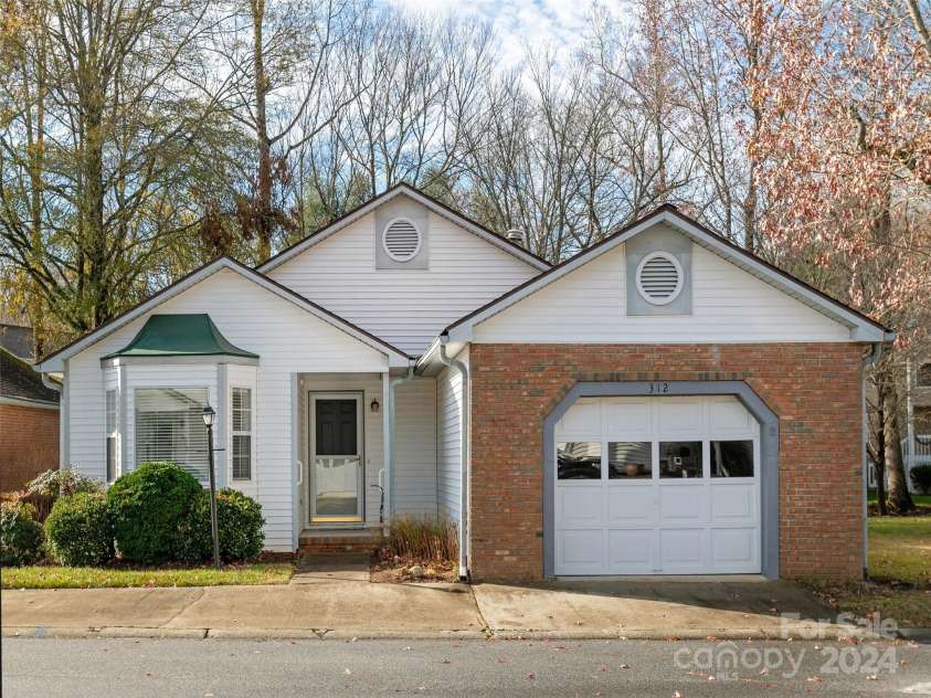 312 Somerton Court, Hendersonville, NC 28791.  MLS# CAR4207228, YatesRealty ID 2324. Quiet cul de sac location