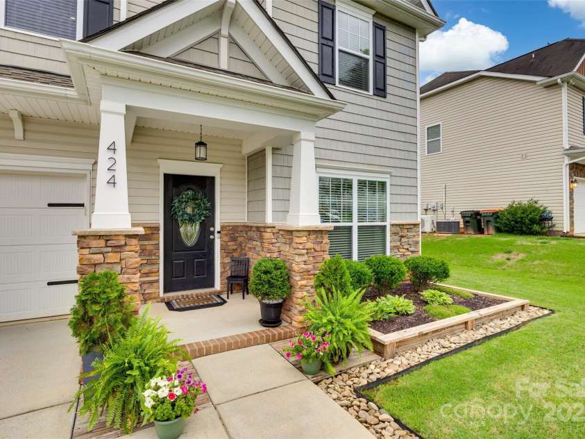 424 Castlebury Court, Clover, SC 29710.  MLS# CAR4265807, YatesRealty ID 23240. 