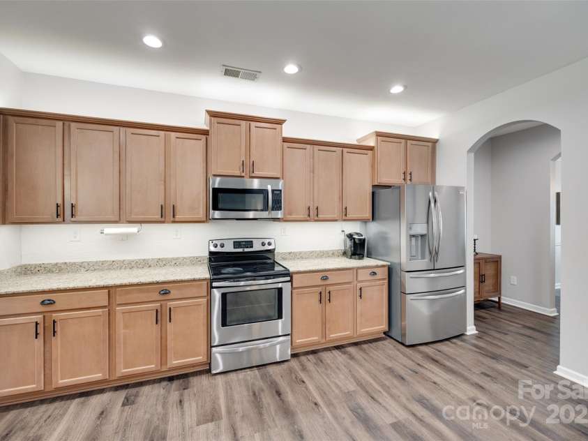 424 Castlebury Court, Clover, SC 29710.  MLS# CAR4265807, YatesRealty ID 23240. 