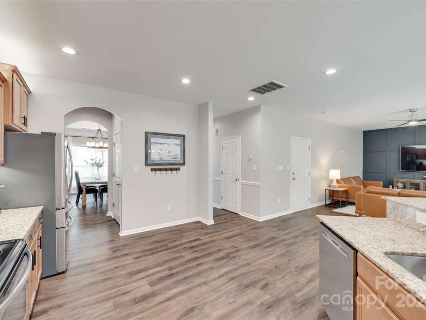 424 Castlebury Court, Clover, SC 29710.  MLS# CAR4265807, YatesRealty ID 23240. 