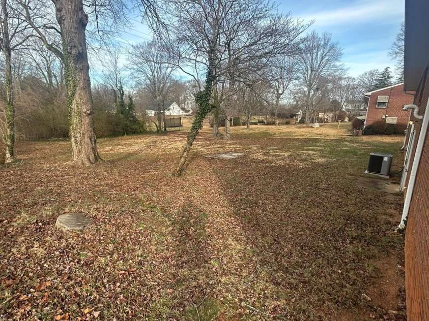 626 Willowbrook Lane, Winston Salem, NC 27104.  MLS# CAR4382117, YatesRealty ID 23240. 
