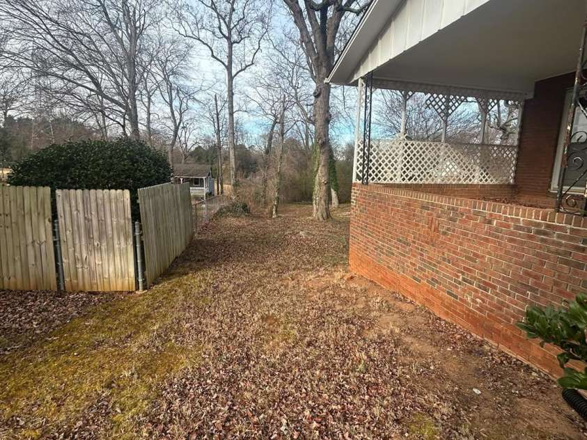 626 Willowbrook Lane, Winston Salem, NC 27104.  MLS# CAR4382117, YatesRealty ID 23240. 