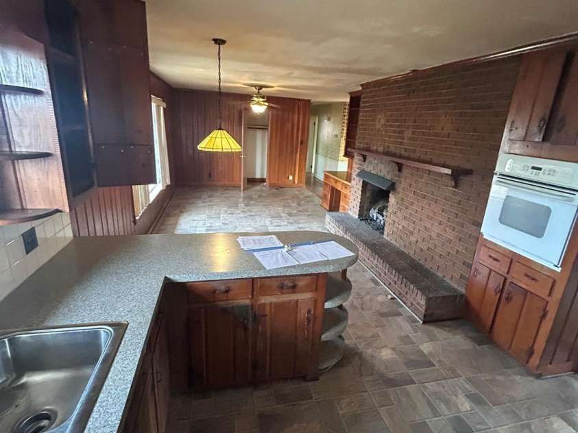 626 Willowbrook Lane, Winston Salem, NC 27104.  MLS# CAR4382117, YatesRealty ID 23240. 