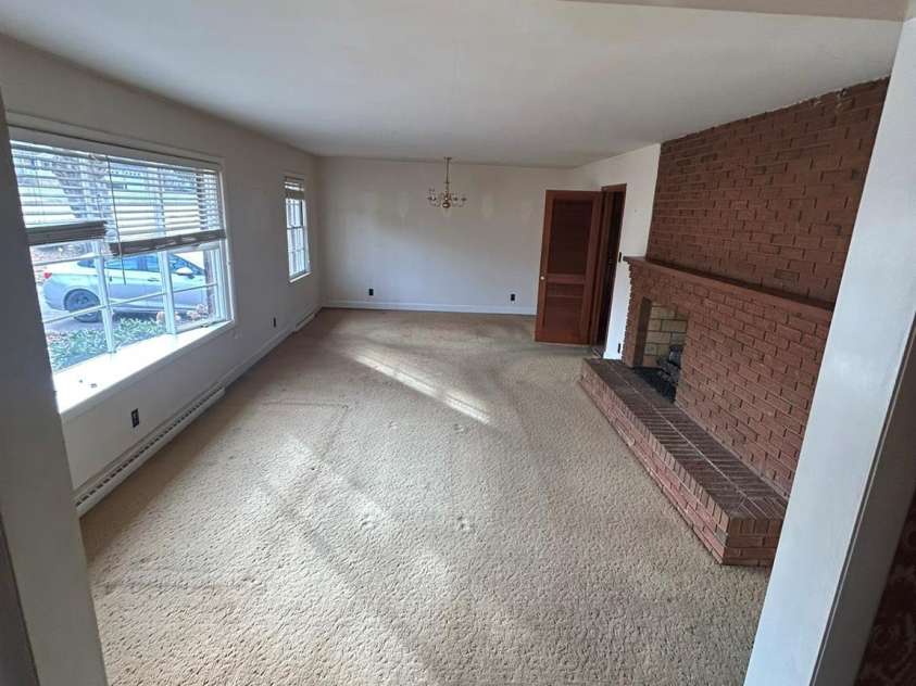 626 Willowbrook Lane, Winston Salem, NC 27104.  MLS# CAR4382117, YatesRealty ID 23240. 