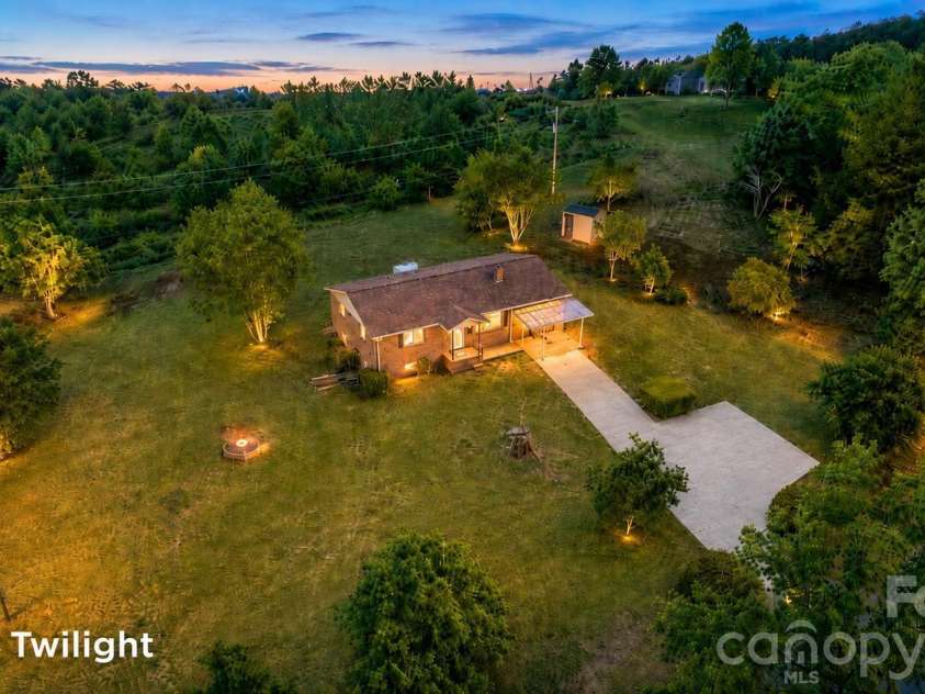 1852 Skyland Drive, Morganton, NC 28655.  MLS# CAR4380596, YatesRealty ID 23241. 