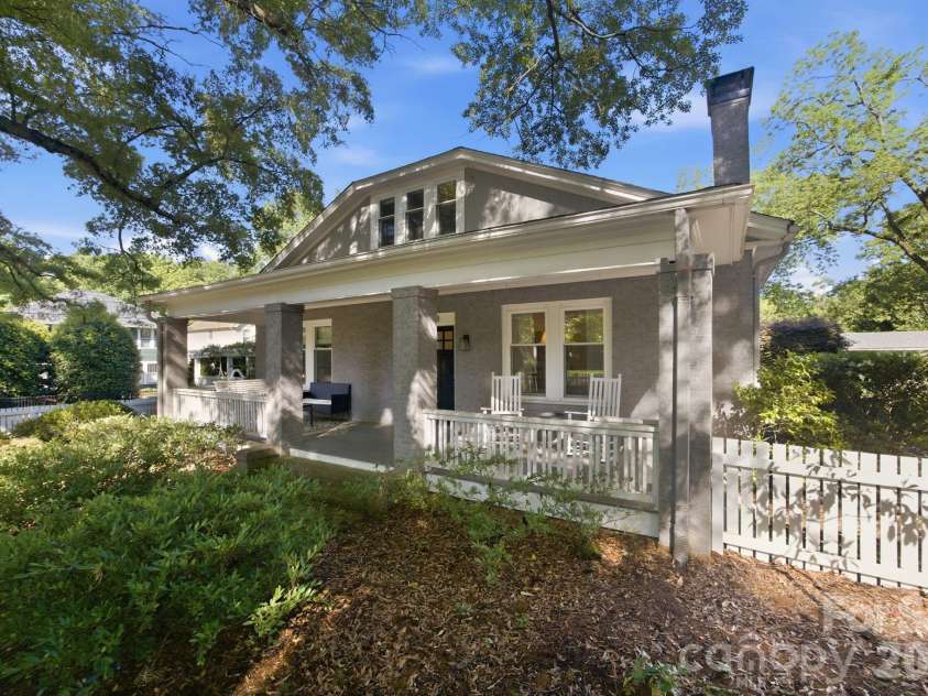 138 Woodland Street, Davidson, NC 28036.  MLS# CAR4381089, YatesRealty ID 23244. 