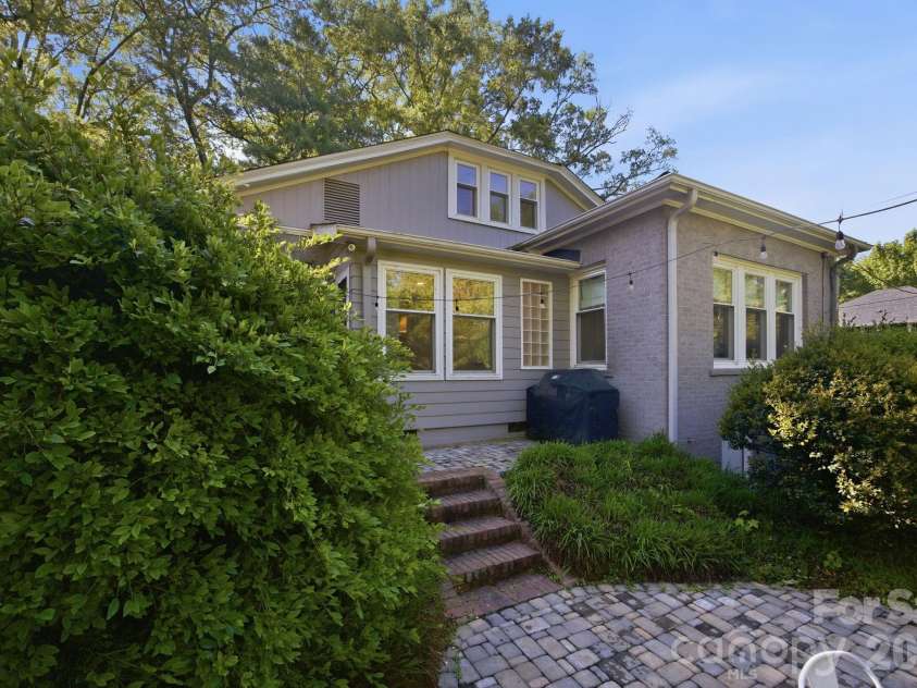 138 Woodland Street, Davidson, NC 28036.  MLS# CAR4381089, YatesRealty ID 23244. 