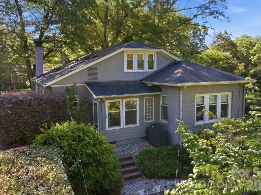138 Woodland Street, Davidson, NC 28036.  MLS# CAR4381089, YatesRealty ID 23244. 