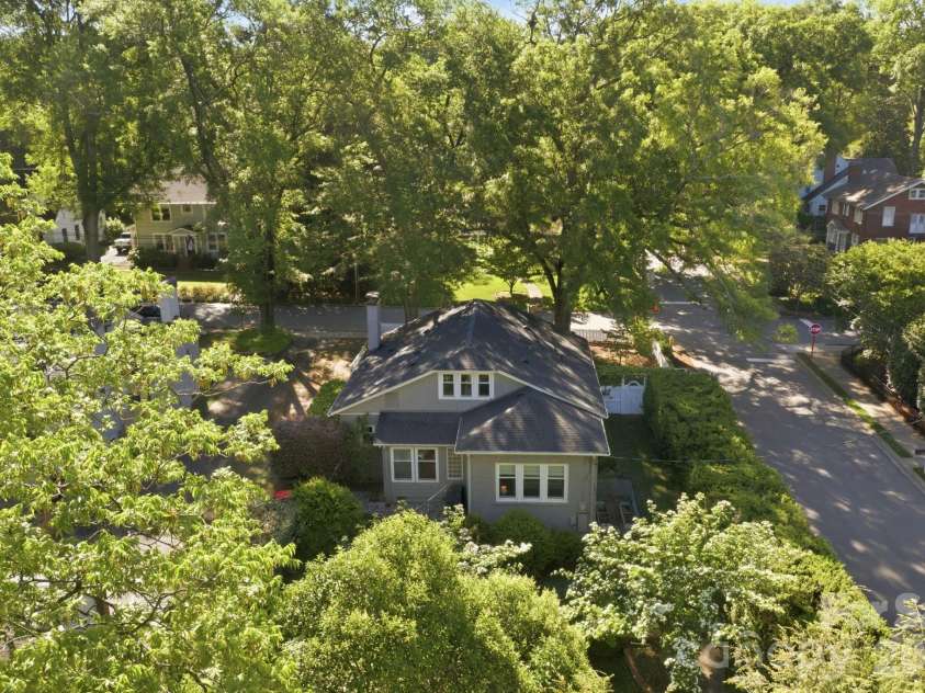 138 Woodland Street, Davidson, NC 28036.  MLS# CAR4381089, YatesRealty ID 23244. 