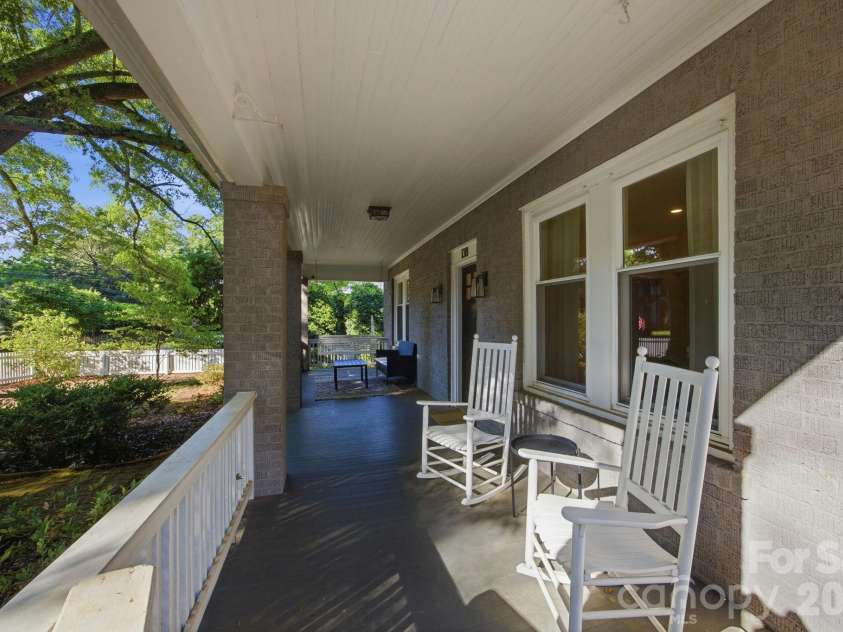 138 Woodland Street, Davidson, NC 28036.  MLS# CAR4381089, YatesRealty ID 23244. 