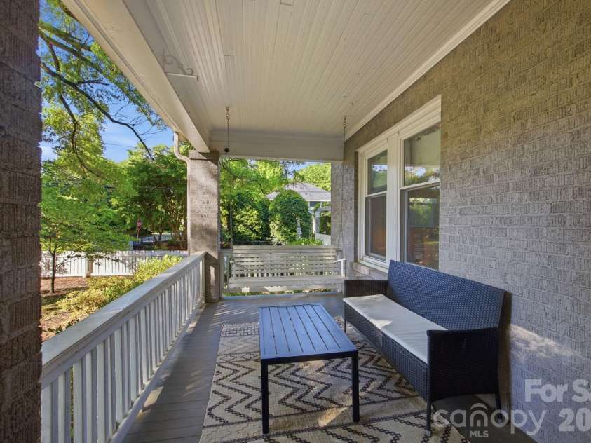 138 Woodland Street, Davidson, NC 28036.  MLS# CAR4381089, YatesRealty ID 23244. 