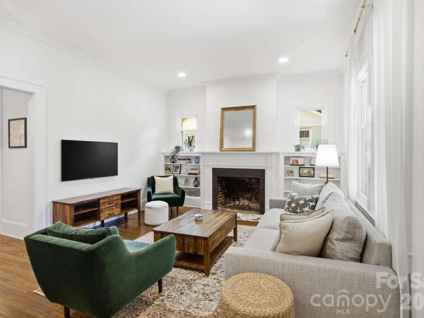 138 Woodland Street, Davidson, NC 28036.  MLS# CAR4381089, YatesRealty ID 23244. 