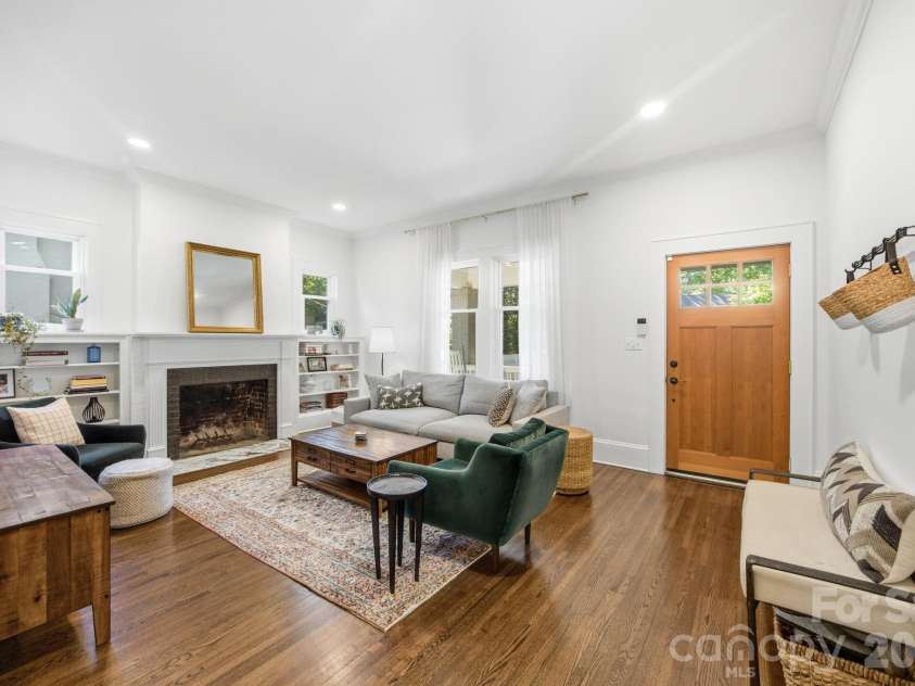 138 Woodland Street, Davidson, NC 28036.  MLS# CAR4381089, YatesRealty ID 23244. 