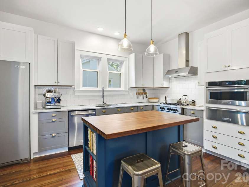138 Woodland Street, Davidson, NC 28036.  MLS# CAR4381089, YatesRealty ID 23244. 