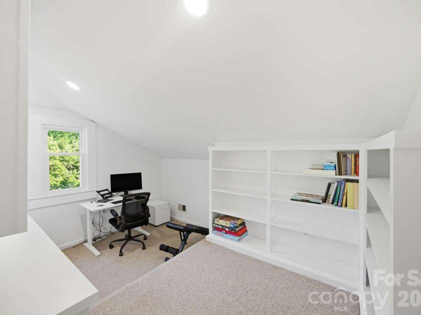 138 Woodland Street, Davidson, NC 28036.  MLS# CAR4381089, YatesRealty ID 23244. 