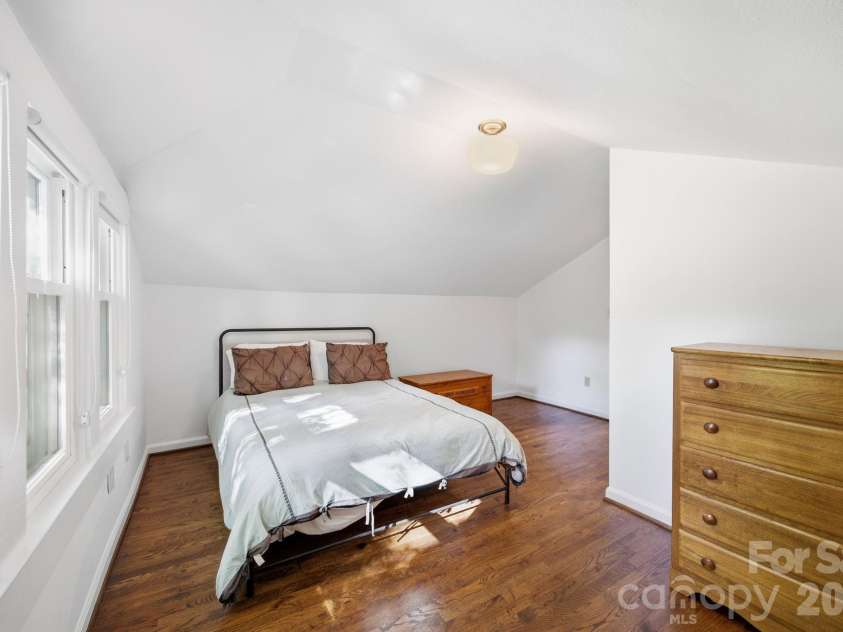 138 Woodland Street, Davidson, NC 28036.  MLS# CAR4381089, YatesRealty ID 23244. 