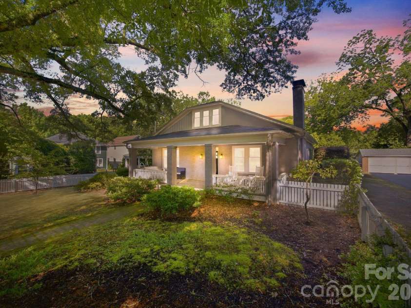 138 Woodland Street, Davidson, NC 28036.  MLS# CAR4381089, YatesRealty ID 23244. 