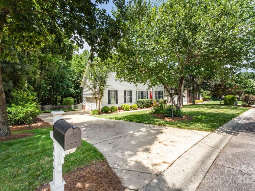 11624 Crossroads Place, Concord, NC 28025.  MLS# CAR4272505, YatesRealty ID 23245. 