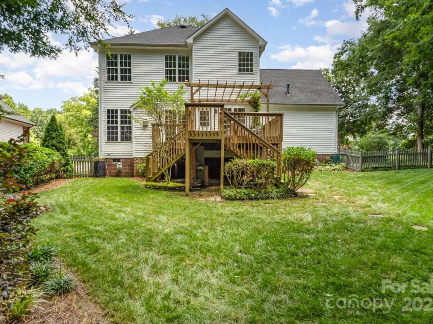 11624 Crossroads Place, Concord, NC 28025.  MLS# CAR4272505, YatesRealty ID 23245. 