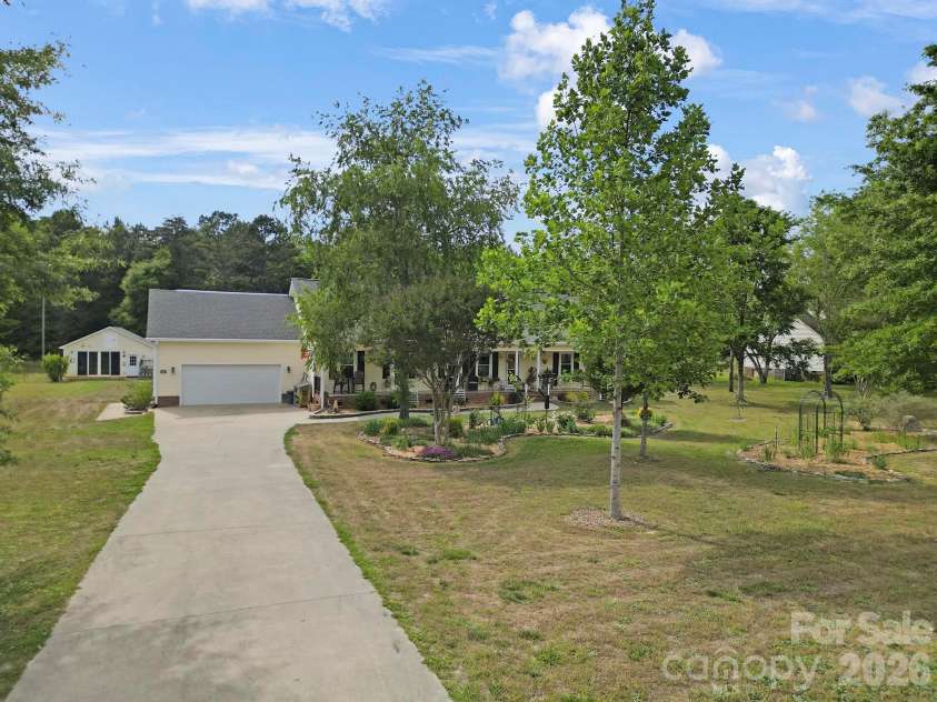 530 Calabash Road, Clover, SC 29710.  MLS# CAR4377423, YatesRealty ID 23245. 