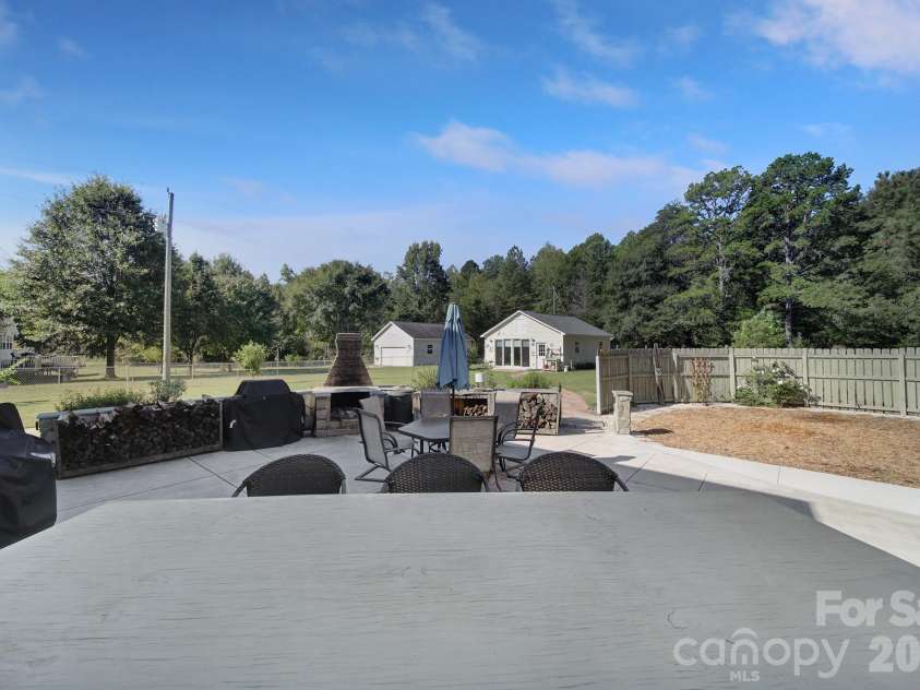 530 Calabash Road, Clover, SC 29710.  MLS# CAR4377423, YatesRealty ID 23245. 