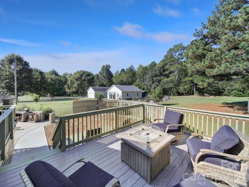 530 Calabash Road, Clover, SC 29710.  MLS# CAR4377423, YatesRealty ID 23245. 