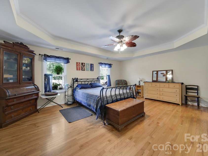530 Calabash Road, Clover, SC 29710.  MLS# CAR4377423, YatesRealty ID 23245. Primary Bedroom on main