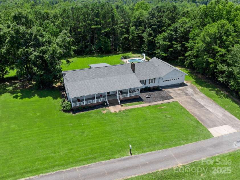 121 Maude Road, Gaffney, SC 29340.  MLS# CAR4274069, YatesRealty ID 23246. Aerial of Front
