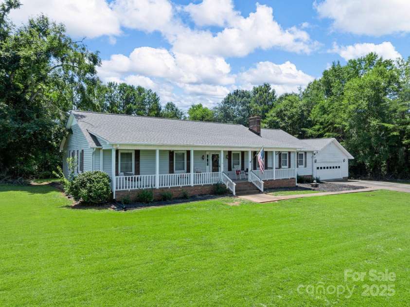121 Maude Road, Gaffney, SC 29340.  MLS# CAR4274069, YatesRealty ID 23246. Country Setting