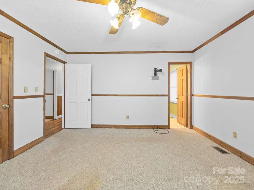 121 Maude Road, Gaffney, SC 29340.  MLS# CAR4274069, YatesRealty ID 23246. Primary w/ensuite